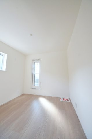 中野四丁目の洋室|全居室収納スペース有、お部屋が広く綺麗に使えます