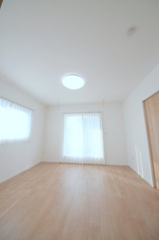 八幡一丁目の洋室|全居室収納スペース有、お部屋が広く綺麗に使えます