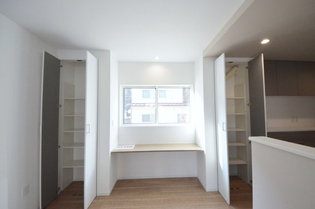 八木八丁目の収納|リビングにも収納スペースがあります