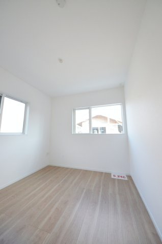 八木八丁目の洋室|全居室収納スペース有、お部屋が広く綺麗に使えます