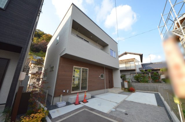 八木八丁目の外観|敷地広々34坪
完成済みなのでいつでも内覧可能です