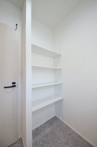 上安七丁目の収納|洗面所にも収納スペースがあります