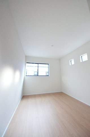 上安七丁目の洋室|全居室収納スペース有、お部屋が広く綺麗に使えます