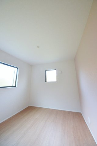 上安七丁目の洋室|全居室収納スペース有、お部屋が広く綺麗に使えます