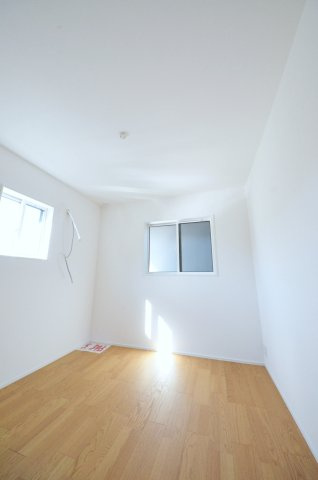 府中町八幡三丁目の洋室|全居室収納スペース有、お部屋が広く綺麗に使えます