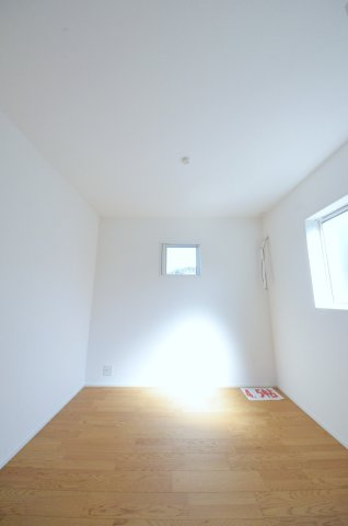 府中町八幡三丁目の洋室|全居室収納スペース有、お部屋が広く綺麗に使えます