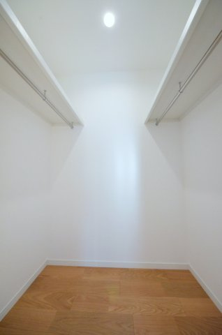 桜尾三丁目の収納|リビングにも大容量のウォークインクローゼット有