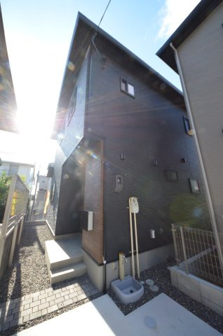 桜尾三丁目の外観|JR廿日市駅徒歩17分、山陽女学園前電停徒歩13分
駐車は3台可能です