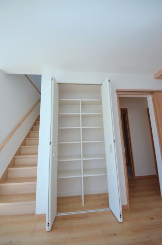 阿品台二丁目の収納|リビングにも収納スペース有