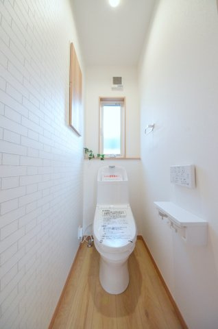 阿品台二丁目のトイレ|1階トイレ
勿論ウォシュレット付きです