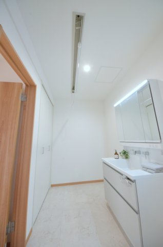 阿品台二丁目の洗面所|洗面所に物干しスペース有