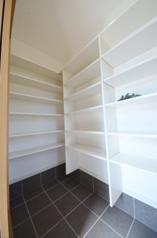 阿品台二丁目の収納|大容量のシューズクローク有