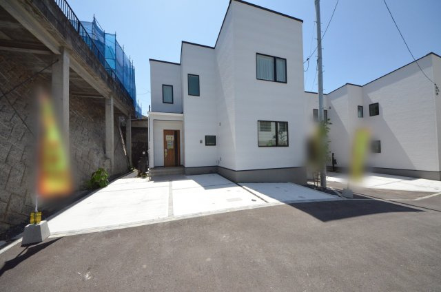 皆賀一丁目の駐車場|駐車並列二台可能です