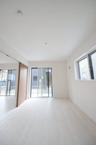 坪井一丁目の洋室|全居室収納スペース有、お部屋が広く綺麗に使えます