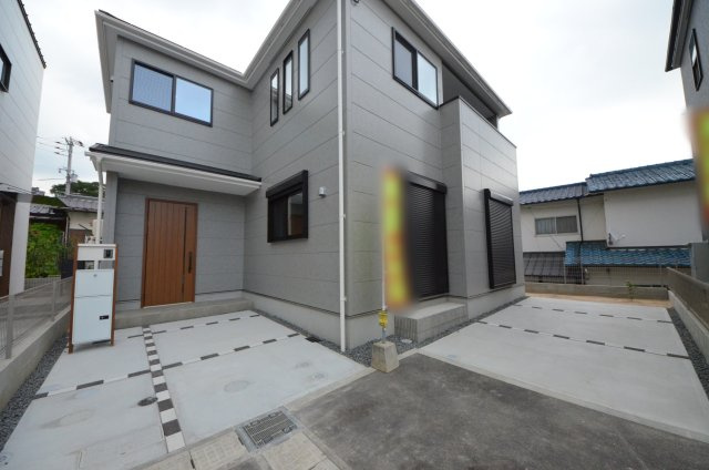 坪井一丁目の駐車場|前面道路は交通量が少なく駐車楽々
駐車2台可能です