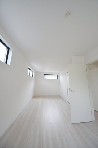 美の里一丁目の洋室|全居室収納スペース有、お部屋が広く綺麗に使えます