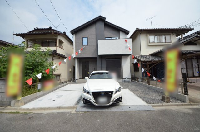 美の里一丁目の駐車場|楽々園電停徒歩12分、JR廿日市駅徒歩19分
駐車2台可能です