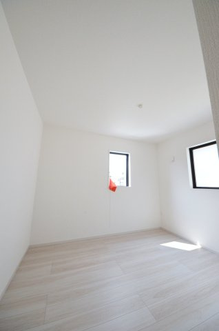 美の里一丁目の洋室|全居室収納スペース有、お部屋が広く綺麗に使えます