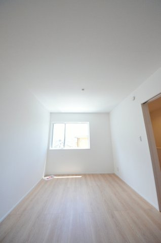 長楽寺一丁目の洋室|全居室収納スペース有、お部屋が広く綺麗に使えます