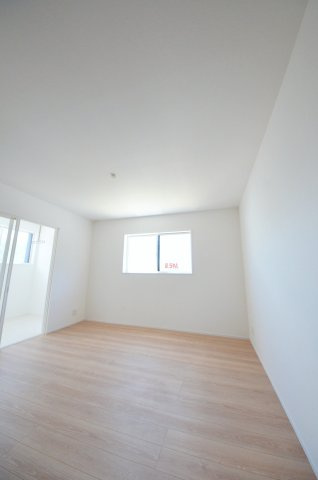 長楽寺一丁目の洋室|全居室収納スペース有、お部屋が広く綺麗に使えます