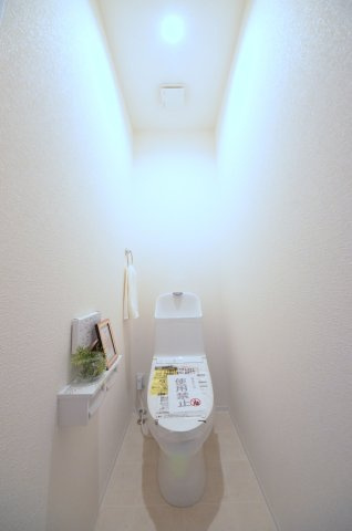 長楽寺一丁目のトイレ|1階トイレ。勿論ウォシュレット付です。