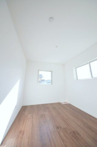 井口四丁目の洋室|全居室収納スペース有、お部屋が広く綺麗に使えます