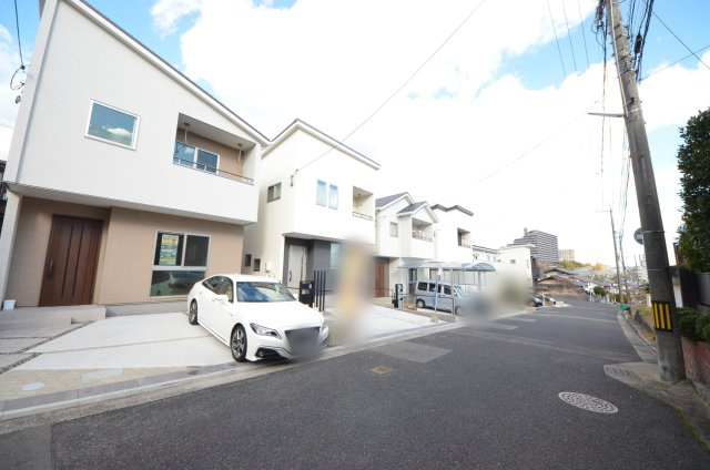 井口四丁目の前面道路含む現地写真|前面道路が広く駐車楽々です