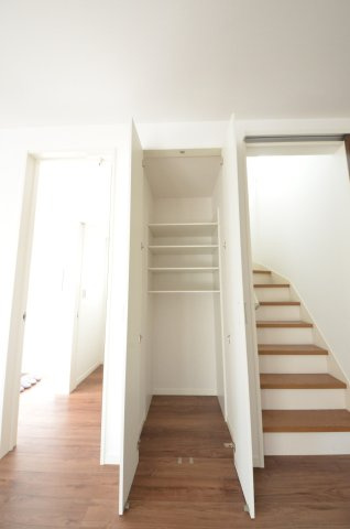 井口四丁目の収納|リビングにも収納スペースがあります