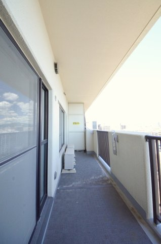 己斐本町コープマンションのバルコニー|広いバルコニー
屋根があるので急な雨でも安心です