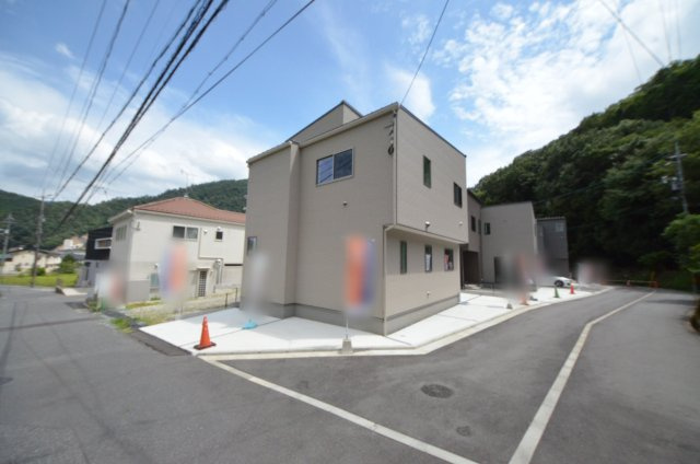 可部八丁目の前面道路含む現地写真|前面道路は交通量が少なく駐車楽々