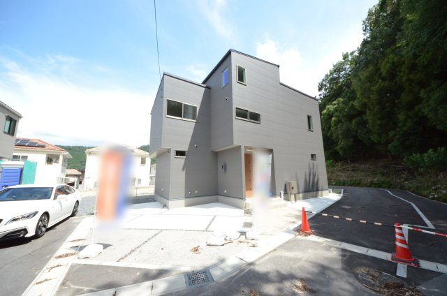 可部八丁目の外観|敷地広々41坪
駐車3台可能です