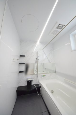 宮の町四丁目の浴室|人気の換気乾燥暖房機付き。１坪タイプの大きなバスルームなので足を伸ばしてゆっくり湯船につかることができます