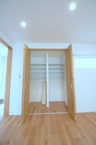 宮の町四丁目の収納|リビングにも収納スペースがあります