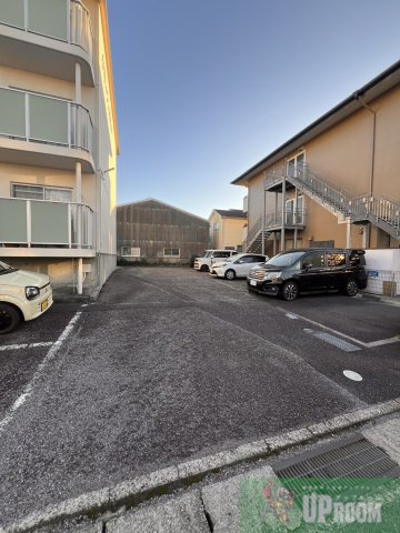 クリーンハイツ61の駐車場