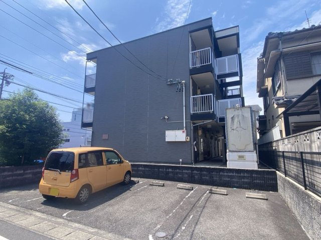 レオパレスＫＡＧＯＨＡＲＡの外観