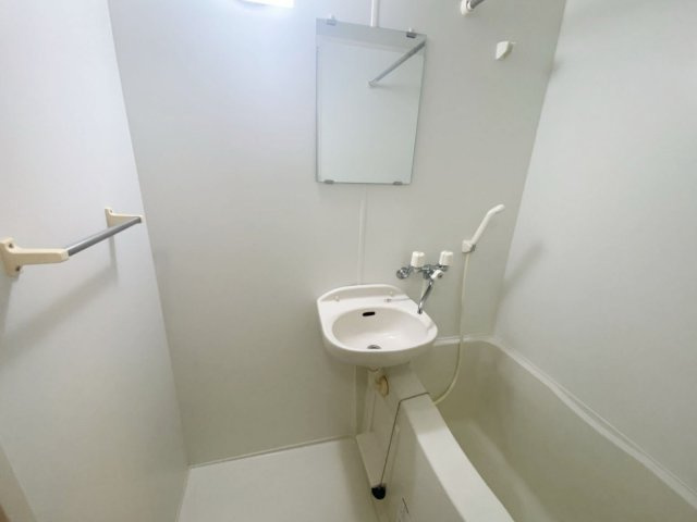 レオパレスＫＡＧＯＨＡＲＡの内装