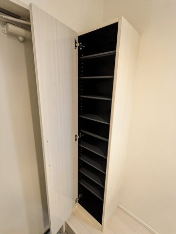 ハーモニーテラス野並Ⅱの玄関|シューズボックス