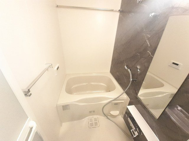 セイント野並の浴室