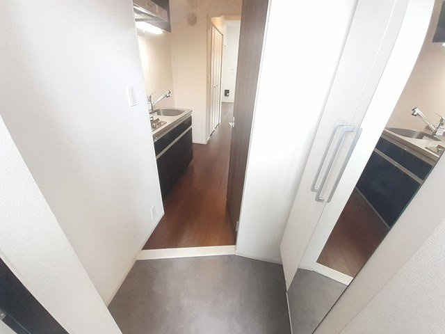 セイント野並の玄関