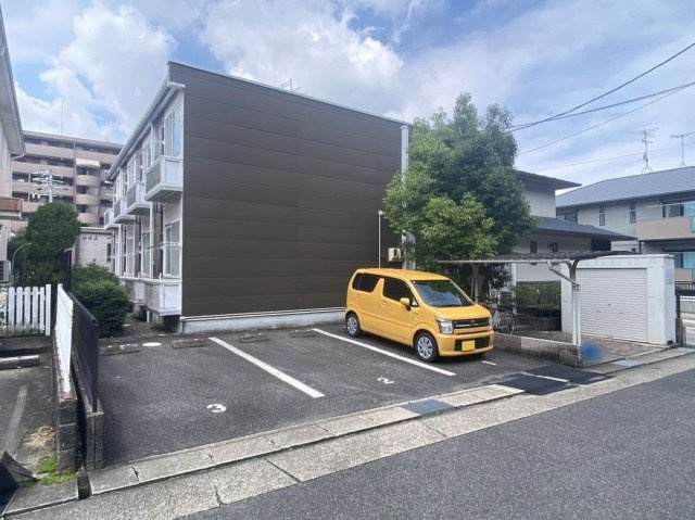 レオパレスヴェルデ高島の外観