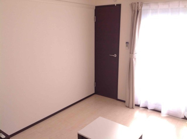 クレイノヴィラ高島の居間・リビング