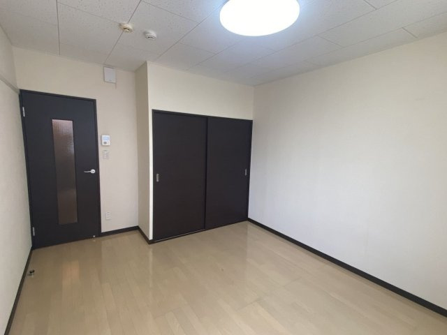 レオネクスト元植田Ｗｅｓｔの居間・リビング