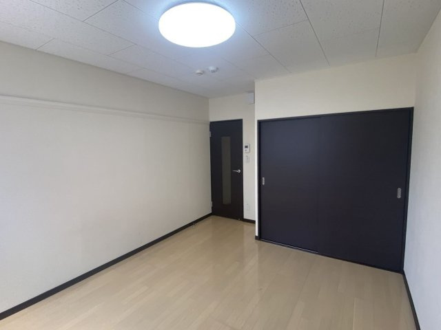 レオネクスト元植田Ｗｅｓｔの居間・リビング