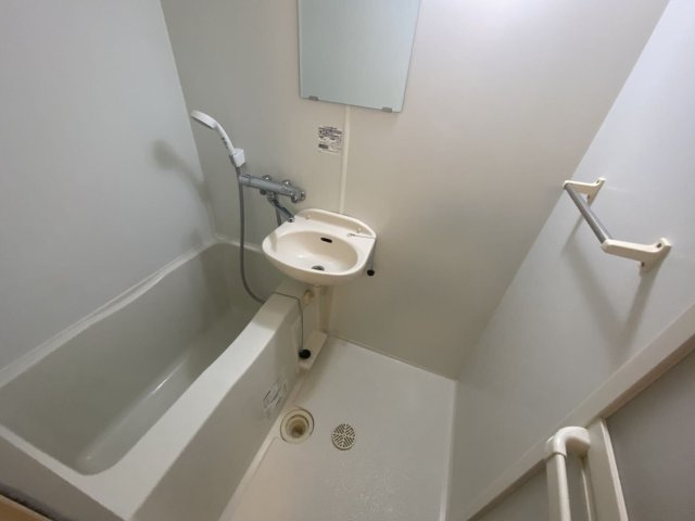 レオネクスト元植田Ｗｅｓｔの浴室