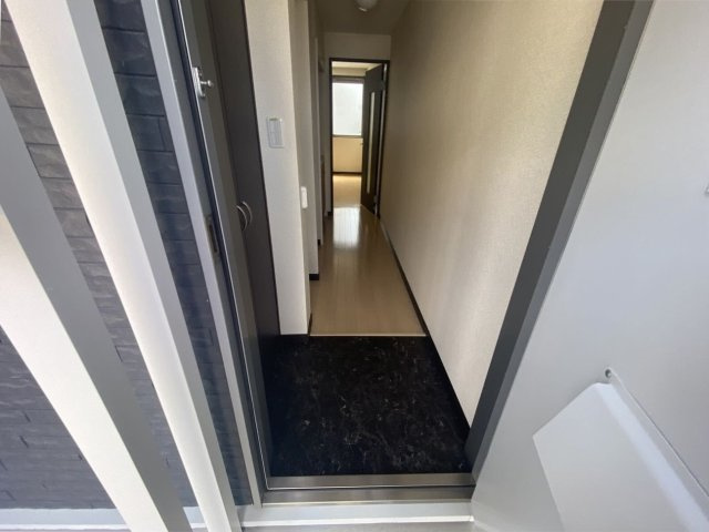 レオネクスト元植田Ｗｅｓｔの玄関