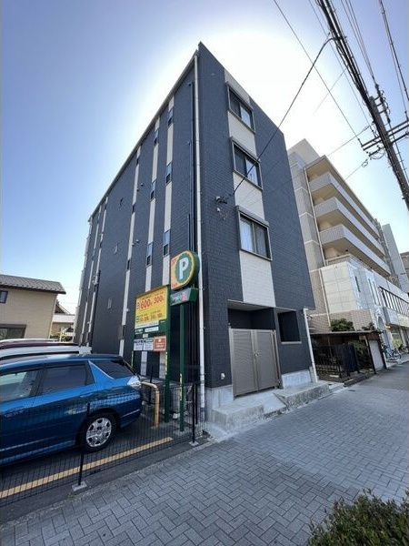 ロイヤルレジデンス高畑の外観