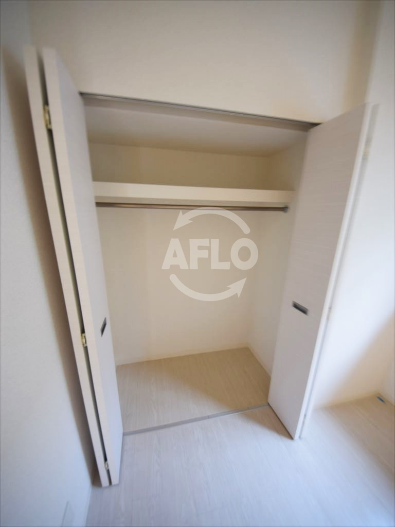 アモーレ本町ウエスト　明治小学校区の収納|AMORE HOMMACHI WEST（アモーレホンマチウエスト）　クローゼット