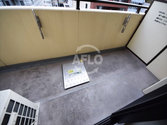 アモーレ本町ウエスト　明治小学校区のバルコニー|AMORE HOMMACHI WEST（アモーレホンマチウエスト）　バルコニー