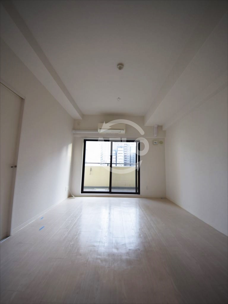 アモーレ本町ウエスト　明治小学校区の居間・リビング|AMORE HOMMACHI WEST（アモーレホンマチウエスト）　洋室