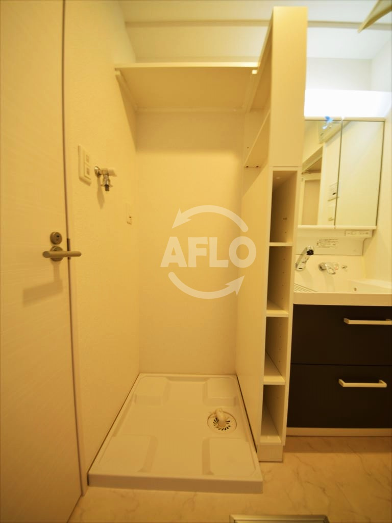 アモーレ本町ウエスト　明治小学校区の設備|AMORE HOMMACHI WEST（アモーレホンマチウエスト）　室内洗濯パン